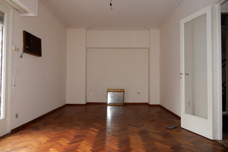 EXTERNO. Living comedor. Cocina comedor. Dependencias. 2 Baños. Balcón. San Luis - Buenos Aires.