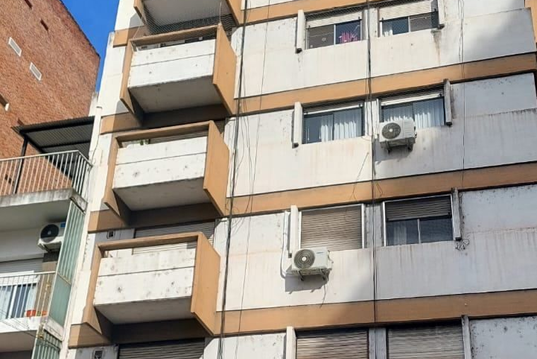 Paraguay 300. Balcón. Amplio.