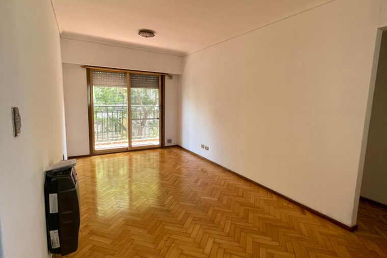 A FARIAS VENDE Zeballos al 200,