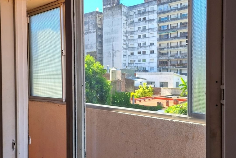 AV. PELLEGRINI AL 600 | DPTO. DE 2 DORMITORIO + BALCON | 47 M2
