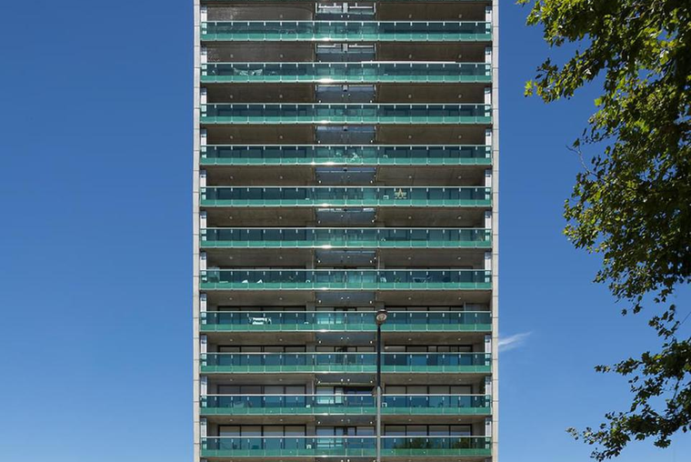 CONDOMINIOS DEL ALTO. AVDA. CASERO 145. Gran balcón. Suite. Cochera. Pileta. Quincho. Gimnasio.