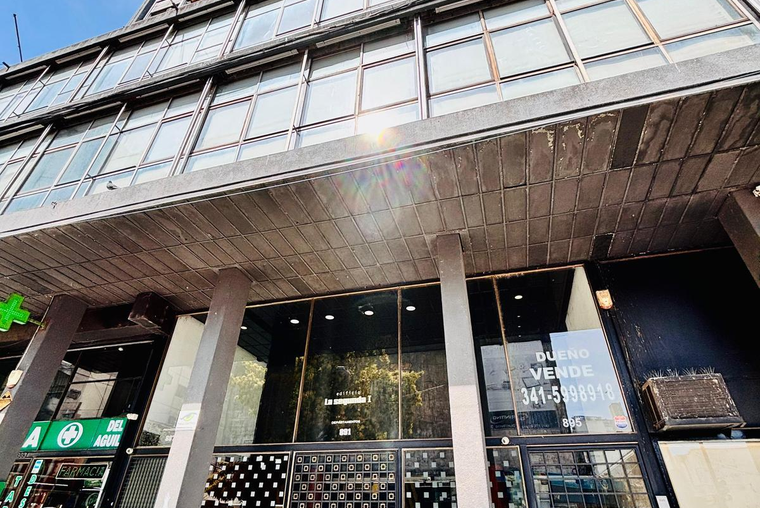 RIOJA 800. Reciclado completo. 79 m2. Doble ingreso.