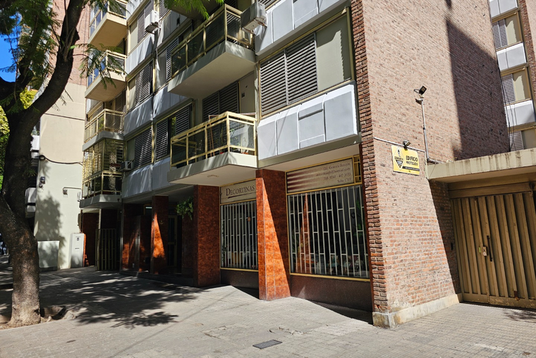 ATENCION EXTERNO. Salta - España. Comedor. Cocina.