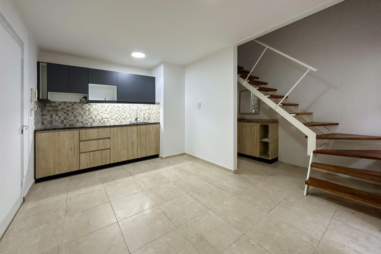 DEPARTAMENTO DUPLEX DE 1 DORMITORIO VENTA PATIO EXCLUSIVO LOURDES ROSARIO