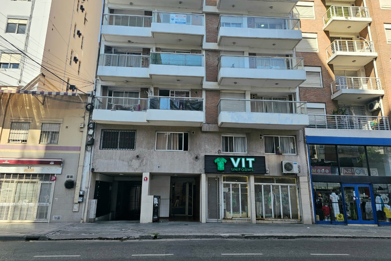 ATENCION MEDICINA. Moderno. Externo. Santa Fe - Francia. Amenities.