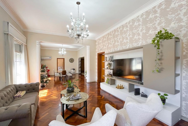 Departamento de piso exclusivo con 5 dormitorios, 3 baños y cochera