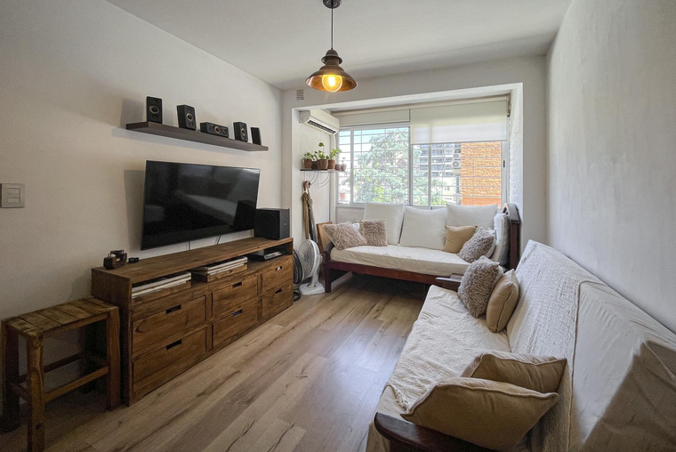 Departamento de 2 dormitorios con cocina separada en zona río