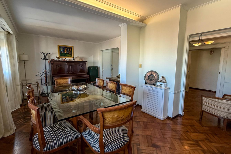DEPARTAMENTO DE CUATRO DORMITORIOS VENTA SEGURIDAD 24HS CENTRO ROSARIO