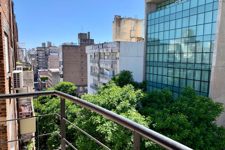 ATENCION EXTERNO. Balcón. Moderno. Mitre - 3 de Febrero. Muy luminoso y ventilado. Seguridad.