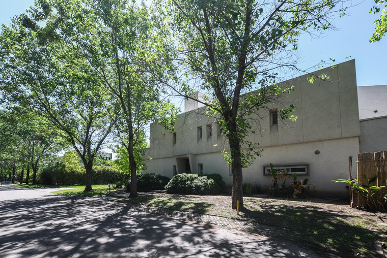 Casa en  Barrio privado Los Pasos 1 -  Fisherton - 4 Dormitorios - Quincho - Pileta