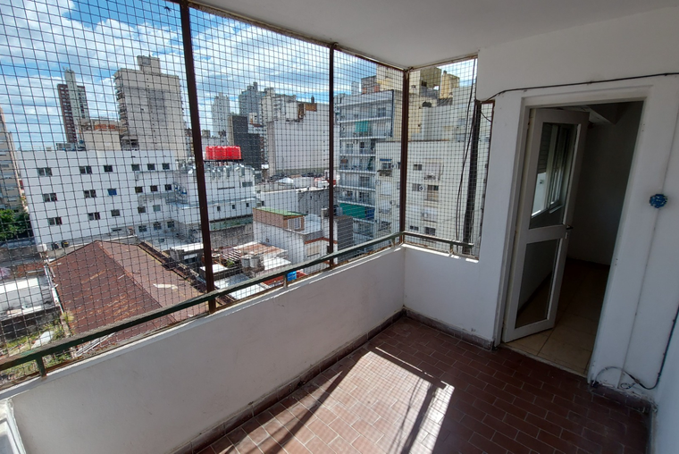 ATENCION ALQUILO. Living comedor. Cocina. Balcón. Tucumán - Corrientes.