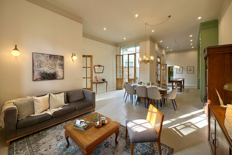 Casa boutique remodelada con patio terraza y pileta