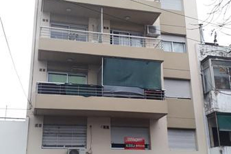 Laprida 2071. Interno. Cocina equipada. Baño complete. Sin balcón. Excelente ubicación.