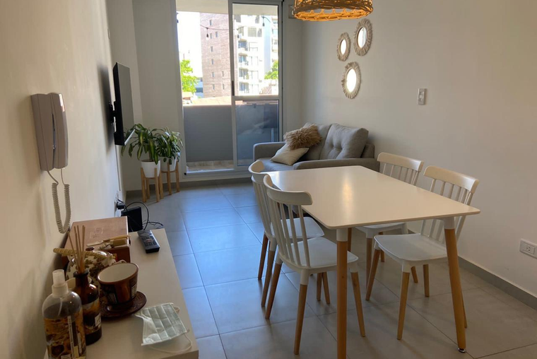 Departamento de 1 dormitorio con balcón y amenities en el Centro