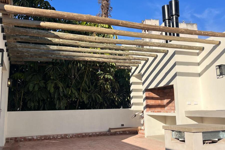 MODERNO DEPARTAMENTO DE PASILLO CON TERRAZA EXCLUSIVA -ALQUILER-BARRIO LOURDES-ROSARIO