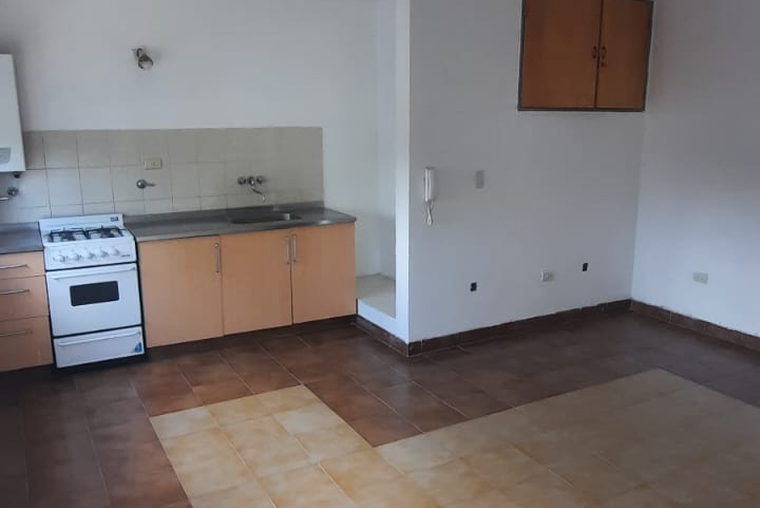 Amplio Dto 2 Dorm Solís y Pje Machado Altura Mendoza Al 5800