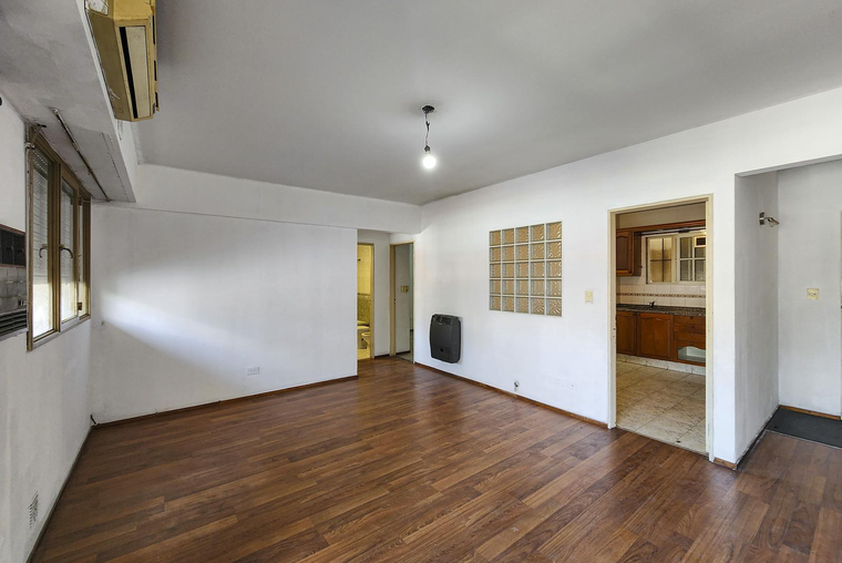 Departamento 2 dormitorios con cochera de oportunidad en el Centro