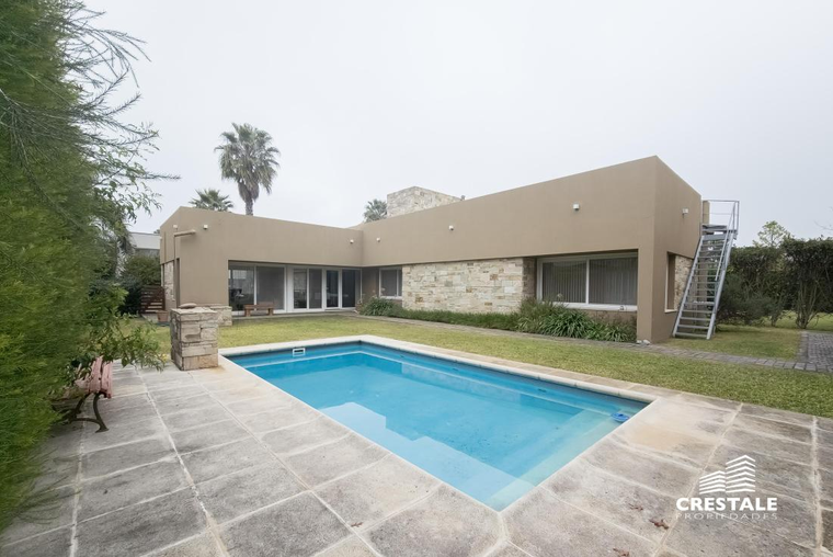 Casa en venta, Funes Hills Miraflores
