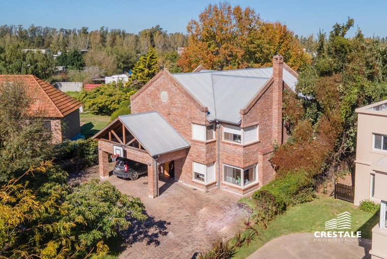 Casa en venta, Country Carlos Pellegrini