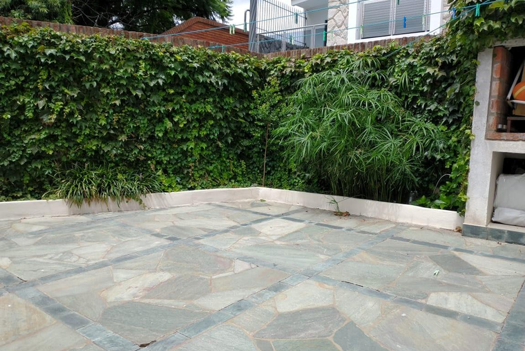 Esteban de Luca 900. Patio. Impecable.