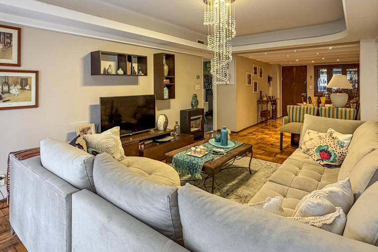 Departamento de 3 dormitorios con patio y pequeña pileta en el Centro