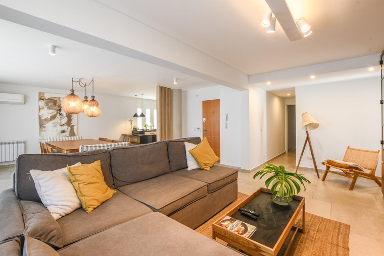 DEPARTAMENTO DE CUATRO DORMITORIOS VENTA PISO EXCLUSIVO CENTRO ROSARIO