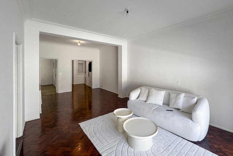 Departamento señorial de 3 dormitorios más comodín y cochera