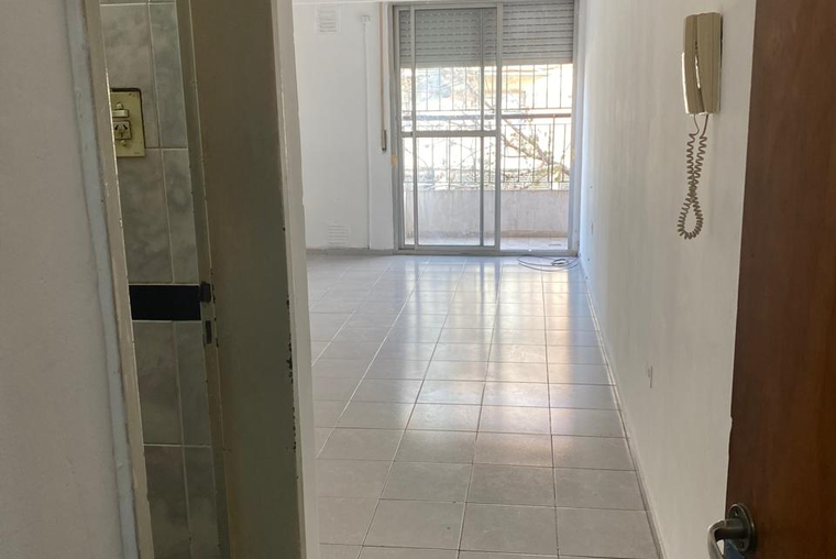 Monoambiente. Rioja al 4400