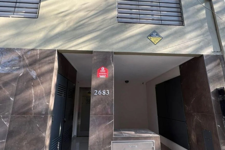 Santa Fe 2600. Balcón. Externo. Estar cocina comedor. Dormitorio. Baño.