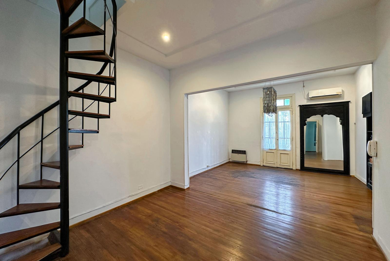 Casa en planta alta de 3 dormitorios, comodín y terraza exclusiva