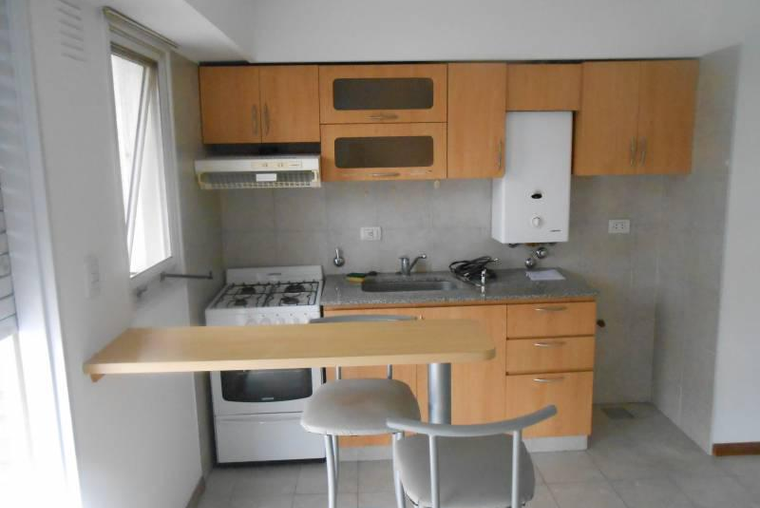 Departamento 2 dormitorios Zeballos 1500.