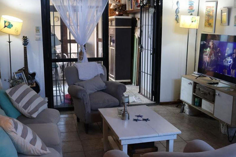 Casa en venta 3 dormitorios mas oficinas - Roldán