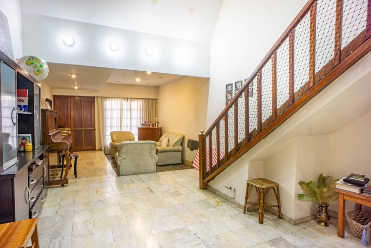 Casa en Venta 3 dormitorios con cochera - Rosario