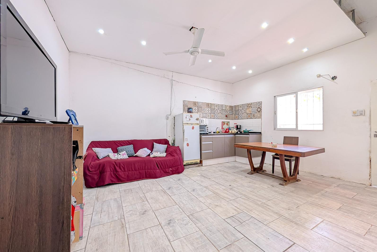 Departamento de pasillo ubicado en Echesortu 