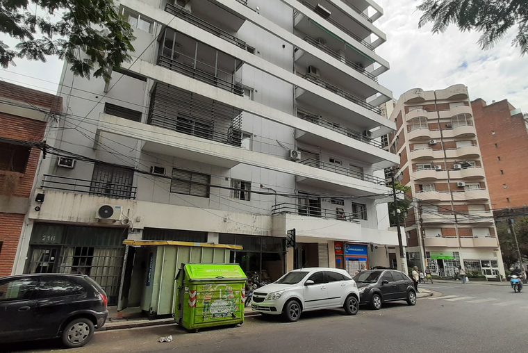 Balcarce 200 - 1º Piso. Balcón. Externo. Patio.