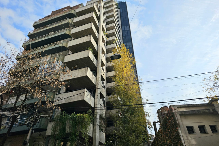 ATENCION. MODERNO. COCHERA. Moreno - Güemes. Construcción Obring. Gran balcón terraza.