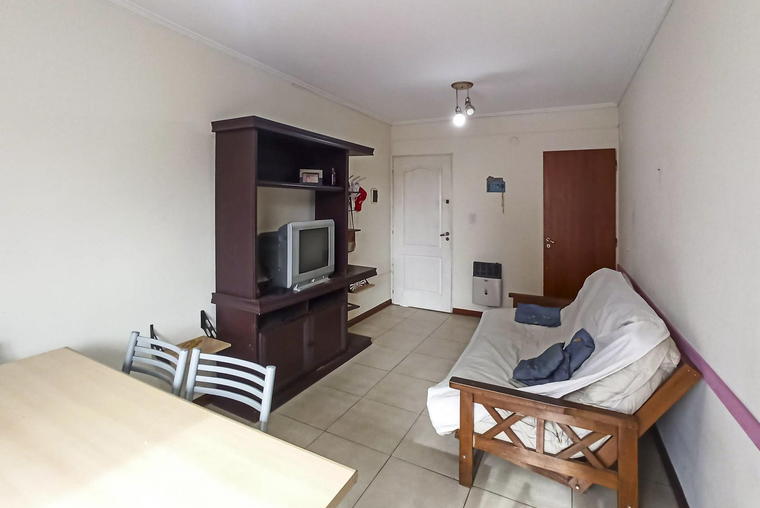 Departamento de 2 dormitorios con cocina separada y balcón Norte