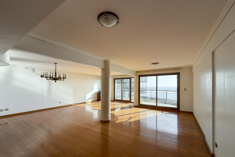 Departamento de 3 dormitorios con vista al río y 2 cocheras
