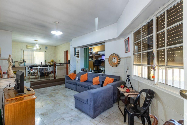 CASAS DE DOS DORMITORIOS VENTA PATIO CON JARDIN Y TERRAZA BARRIO URQUIZA ROSARIO