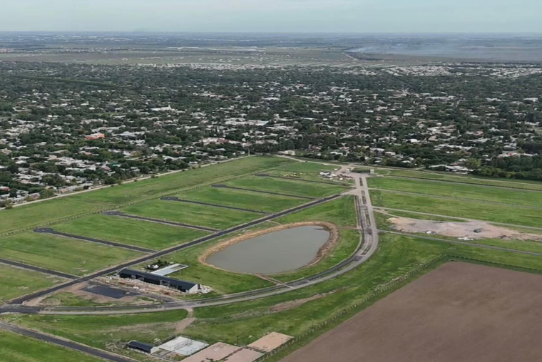 Terreno de 608m² con frente Sur y amenities en Country La Finca 2