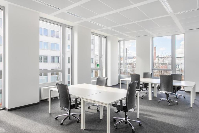 Renta de oficinas comerciales amobladas para 15 personas en Montevideo, Carrasco Valley