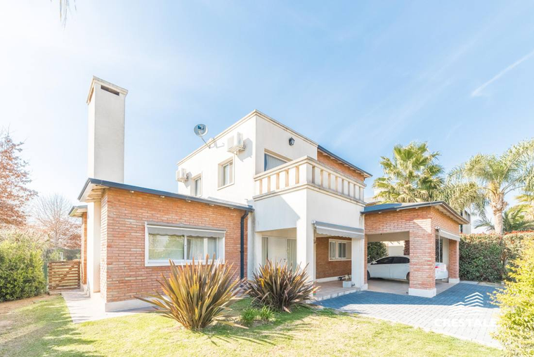 Casa en venta, Funes Hills Miraflores