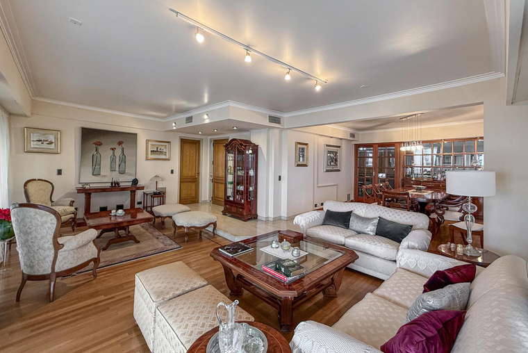Departamento de 4 dormitorios con vista al río y amenities
