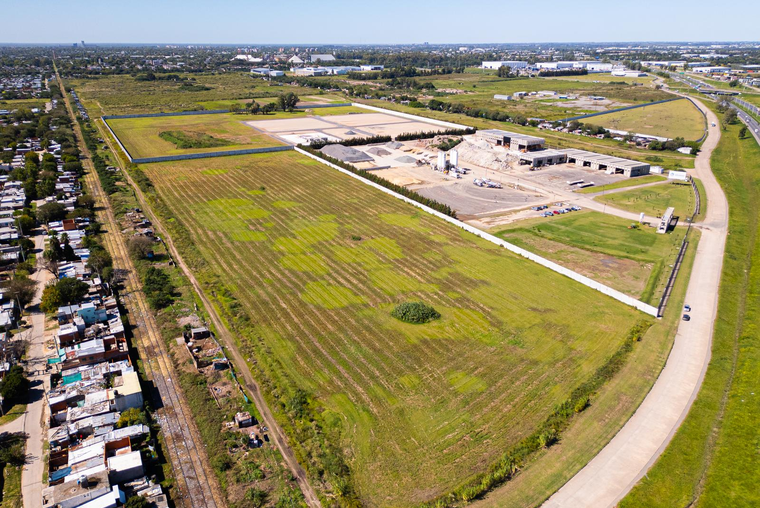TERRENO DE 52.800M2 VENTA CAMPO PARA FRACCION LOGISTICA O INDUSTRIAL ROSARIO