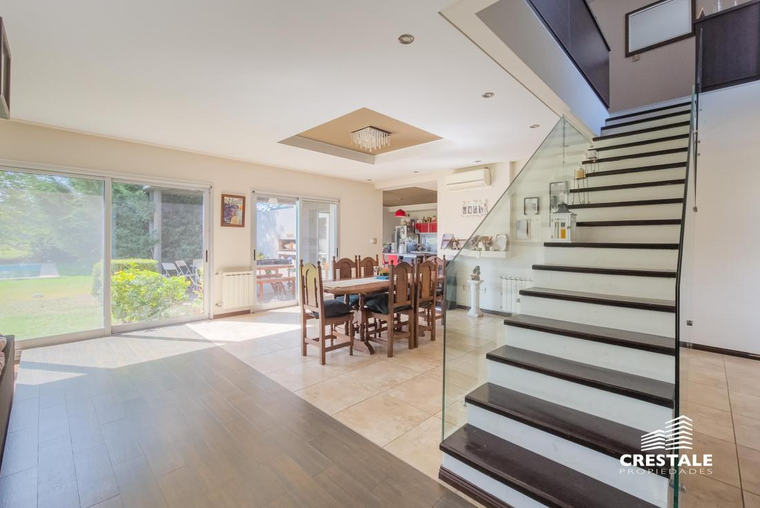 Casa en venta, Funes Hills Miraflores