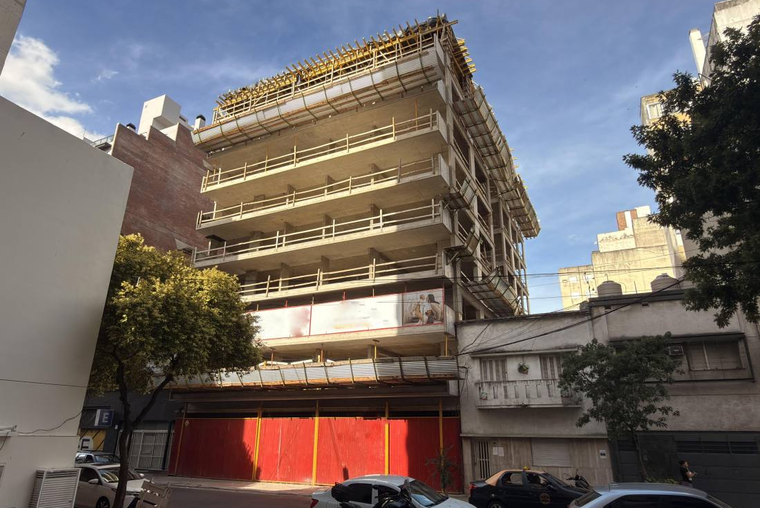 Departamento en venta, Sarmiento y Montevideo