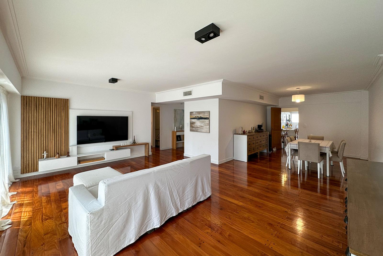 Departamento de 4 dormitorios con cochera doble y amenities en Centro