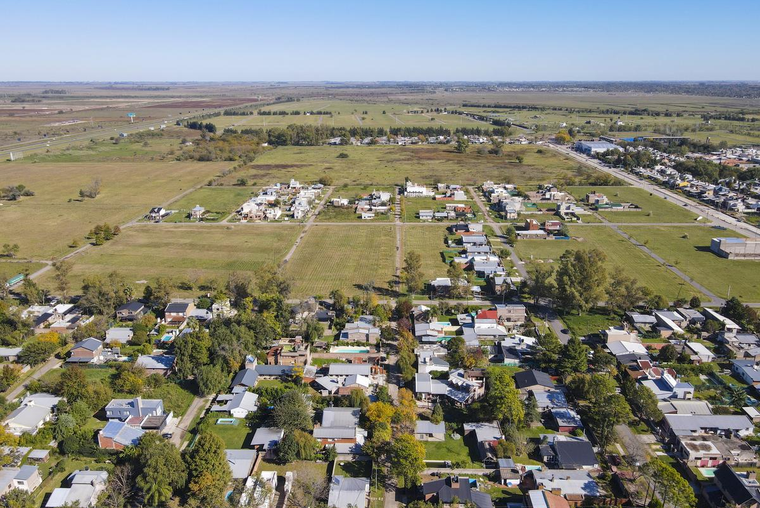 Terrenos con escritura en Barrio Tango