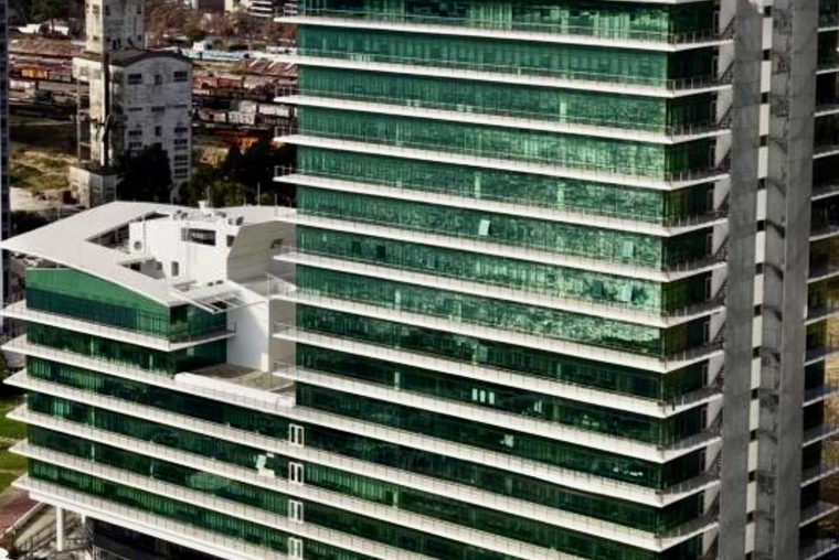 EDIFICIO NORDLINK TORRE ALTA. Oficina Corporativa. 250 m2. Vista Río. Cocheras. Excelente.