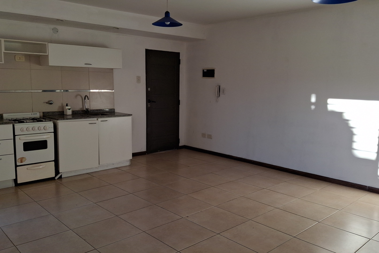 Riobamba 1600 - ALQUILER Departamento Interno